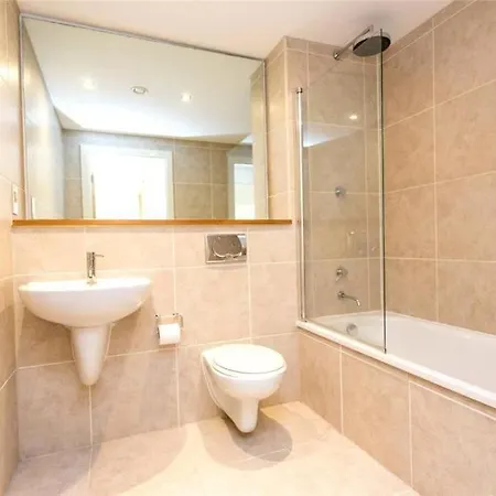 Neptune Apartment Leeds (West Yorkshire)
